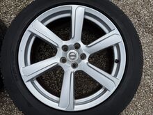 Volvo 19 tolli originaal valuveljed (anduritega)