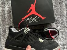 Air Jordan 4 Bred