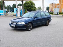 Volvo v40