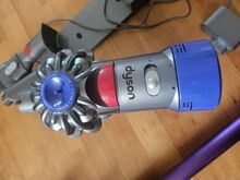 Пылесос Dyson V8 с аккумулятором + насадки