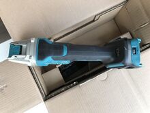 Makita DGA 519Z X-LOCK