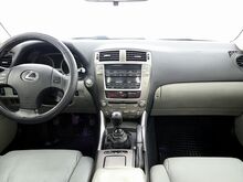 Lexus IS 220