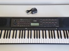 Yamaha süntesaator + Stagg X statiiv