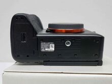 Sony Alpha A7 V täiskaader-hübriidkaamera kere