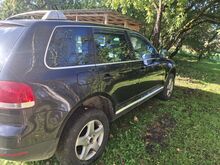 M/V 2 Autot MB e270cdi,touareg 2004a 2.5 128kw