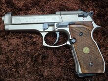 Õhupüstol Beretta 92FS nikkel - puidust käepide -