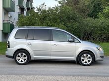 VW Touran 2010a