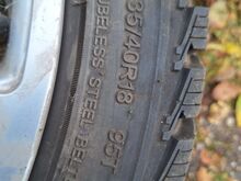 Rehvid  235/40  R18