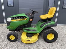 Murutraktor John Deere D130 22hp