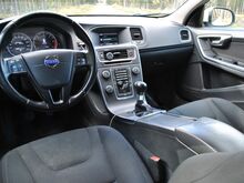 VOLVO V60 1.6drive Kinetic 2011