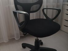 Arvuti laud ja tool..