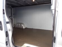 Nissan Primastar LONGa/c 2.0 TDI 84kW