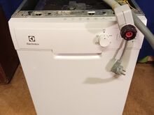 Kitsas nõudepesumasin Electrolux, garantiiga