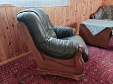 Nahast tugitoolid tammepuiduga