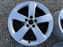 Audi 18 tolli originaal valuveljed
