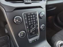 Volvo V40 Kinetic 1.6 D2 84kW, reg. tasu makstud!