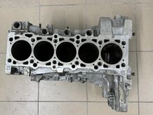 VW T5 2,5 DIISELMOOTORI PLOKK BNZ