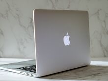 MacBook Pro 13" Retina, i5, 256GB SSD, 8GB RAM