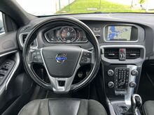 TOODUD HOLLANDIST Volvo V40 R-Design 1.6 D2 84kW