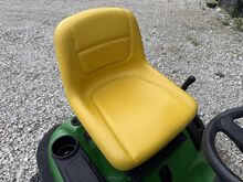 Murutraktor John Deere D130 22hp