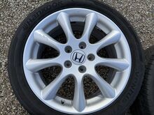 Оригинальные 17-дюймовые литые диски Honda с шинами