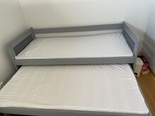 Puidust kahe magamiskohaga voodi