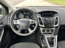 Ford Focus 1,6 77кВт, ШИПОВАННАЯ РЕЗИНА В КОМПЛЕКТЕ