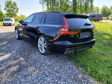 Volvo V60 R-Design 2.0 257 кВт AWD