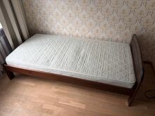 Кровать из массива дерева 100×200 + гибридный матрас Hypnos