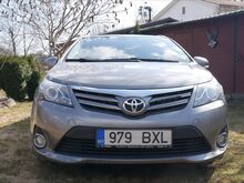 Toyota Avensis универсал 2,0 дизель 91кВт - 2014