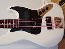 Бас-гитара Fender Jazz