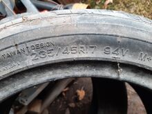 Suverehvid 235/45R17