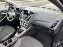 Ford Focus 1,6 77kw, KAASA NAASTREHVID!