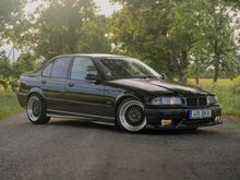 BMW E36 320i
