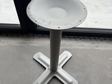 Tugev metallist uus lauajalg, h 70cm 30€
