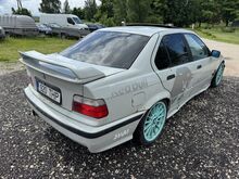 BMW E36 318i 85кВт