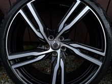 Volvo 21” 5-Double Spoke Diamond Cut