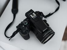 Nikon Coolpix P950 kaamera super zoomiga