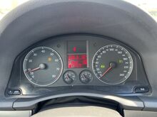 VOLKSWAGEN GOLF 1,6 75kw AUTOMAAT, 215629km