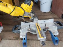 Торцовочная пила Dewalt, в рабочем состоянии