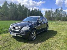 Mercedes-Benz ML320