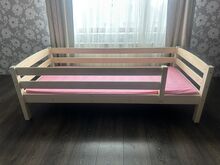 Детская кровать из массива дерева 198x90 см, съёмный борт�