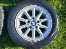 Литые диски BMW с шинами M+S R15-195-65 GoodYear