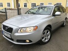 Volvo V70 Momentum 2.4 D5 120kw, JÄRELMAKS!