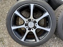 MB 17" originaal erilaiused valuveljed rehvidega