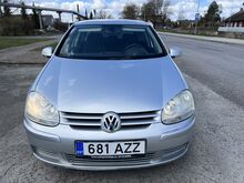 Volkswagen Golf 1,6 75кВт АВТОМАТ