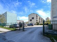 Parkimine kinnises hoovis Maardus