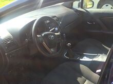 Toyota avensis 2011