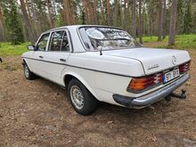 MERCEDES-BENZ 240 D (W123)