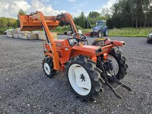 Traktor KUBOTA L1-195 koos laaduriga